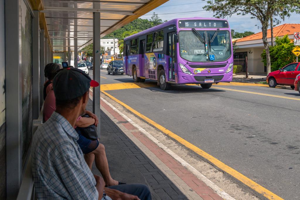 Ônibus de Guararema