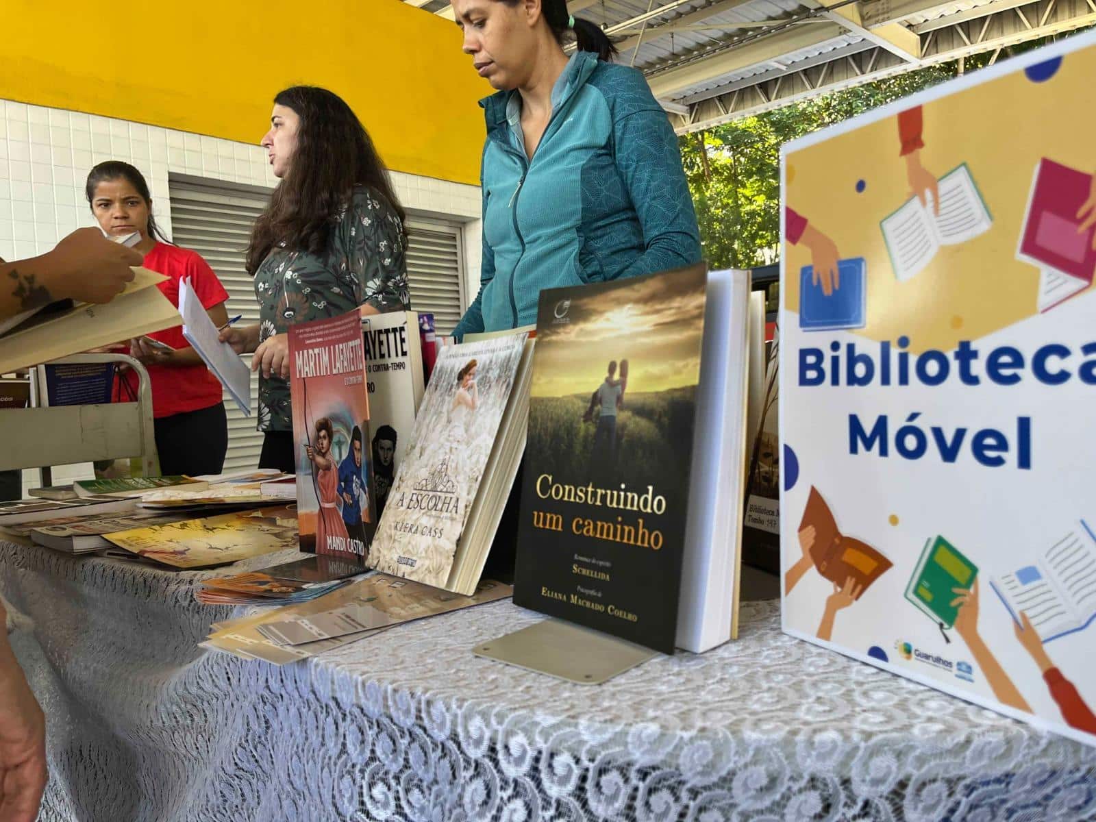 Terminal Pimentas recebe Biblioteca Móvel