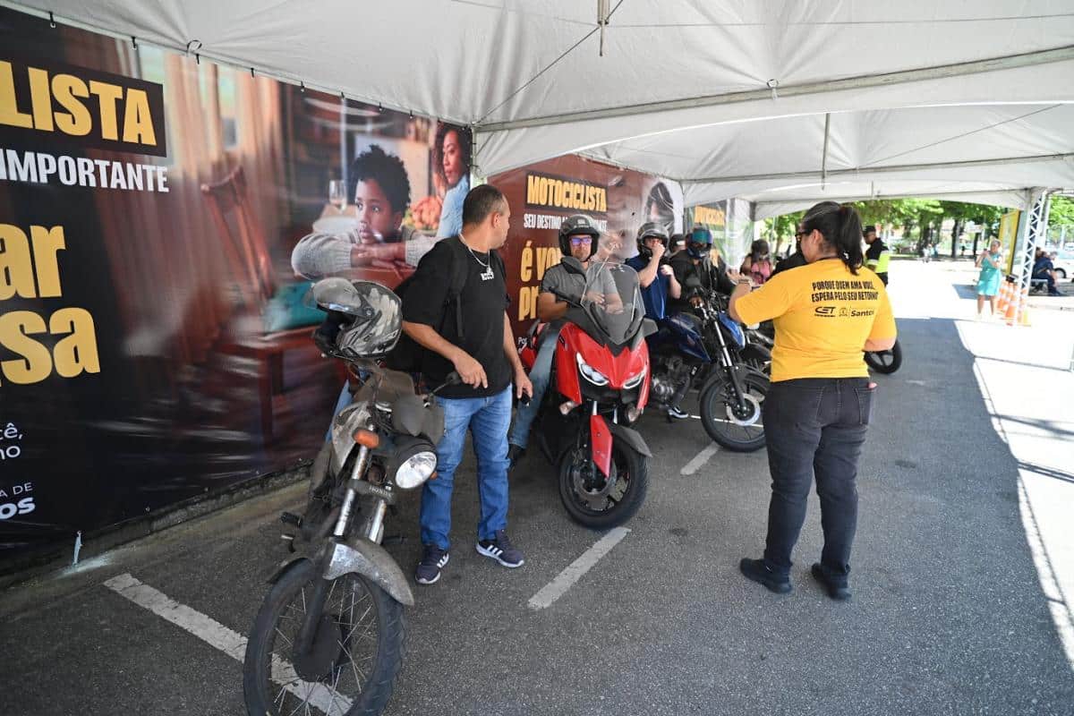 ação com motociclistas santos