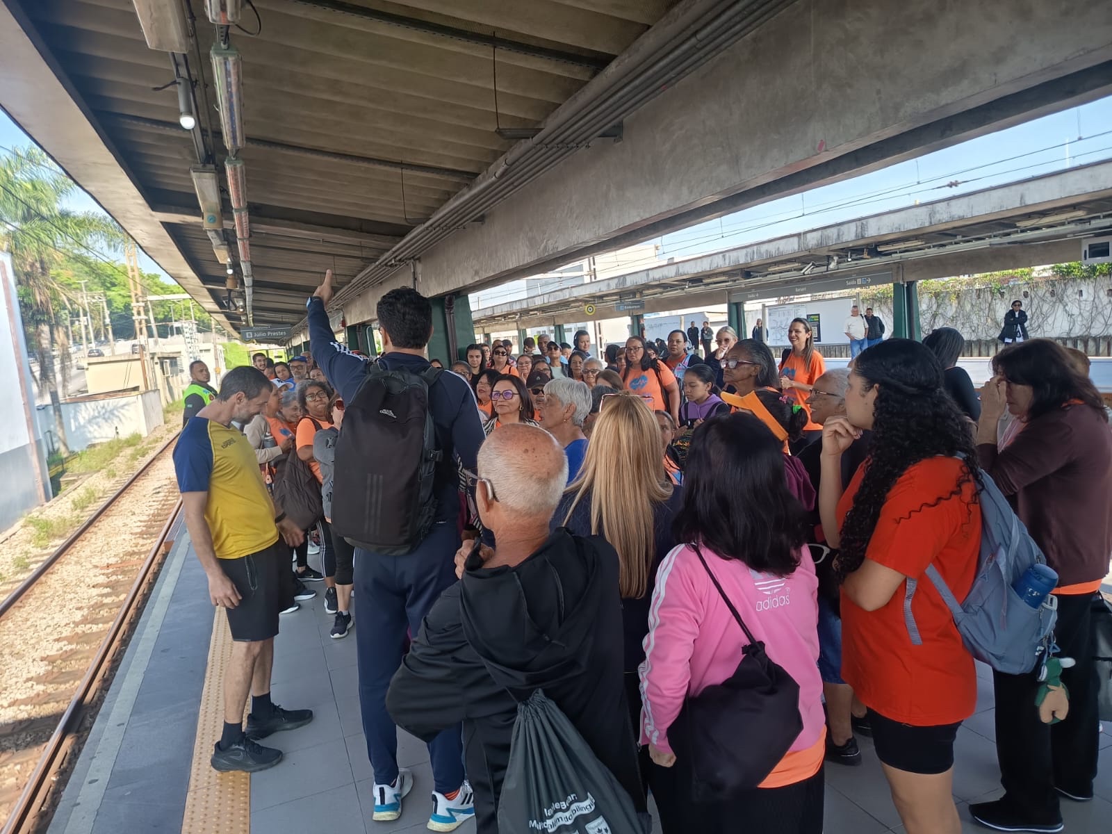 presença de idosos no transporte sobre trilhos