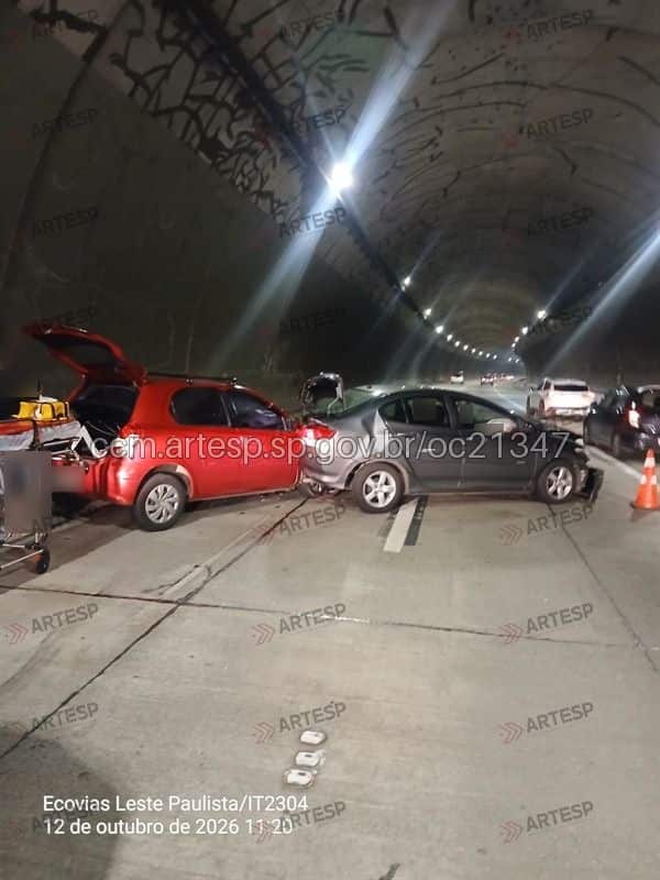 Automóveis Toyota Etios e Honda City