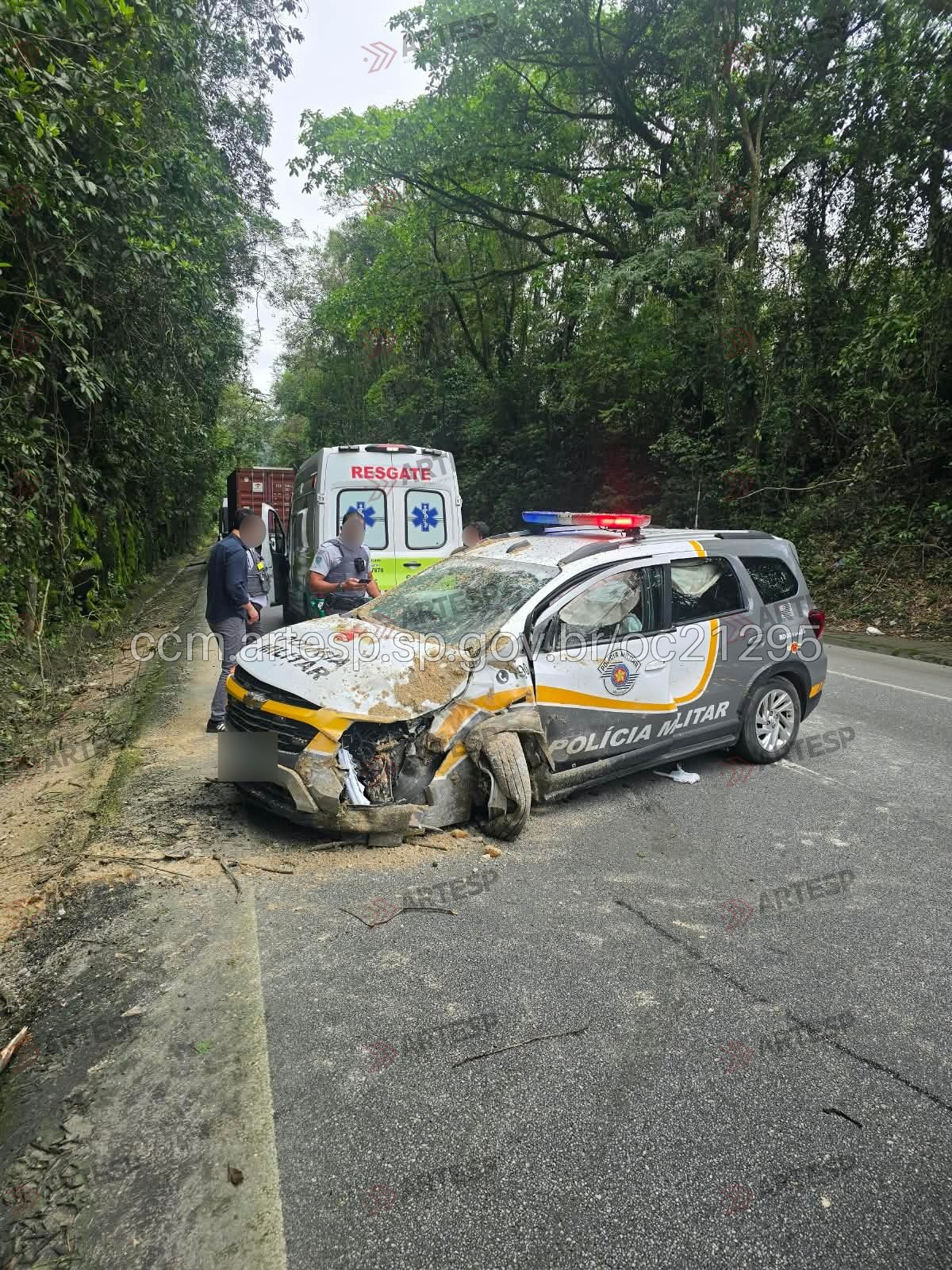 Automóvel GM Spin rodovia cônego