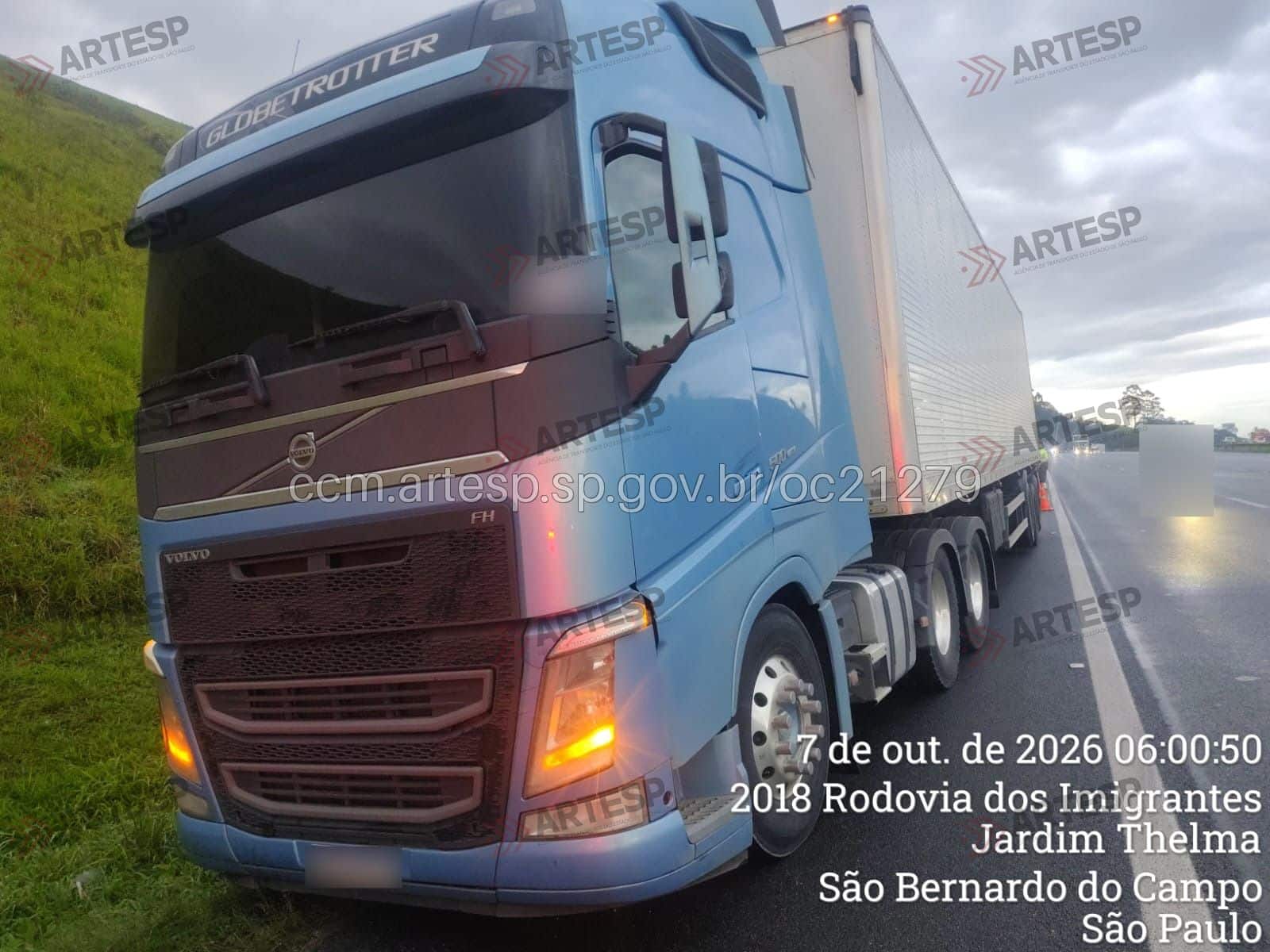 Carreta Volvo FH 500 rodovia dos Imigrantes