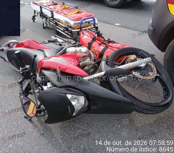 Moto Honda XRE 300 Rodovia Raposo Tavares